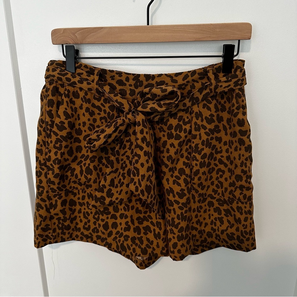 DONATING JAN 1- Leopard print tie waist shorts